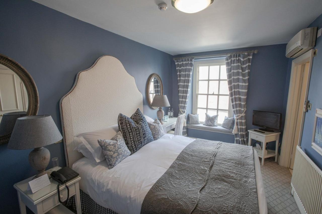 The George Hotel And Beach Club Yarmouth  Bagian luar foto