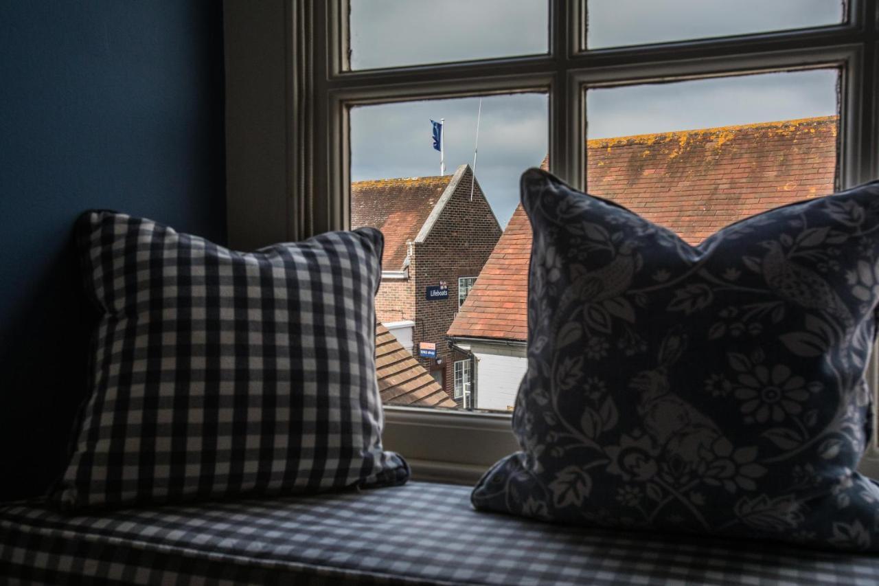 The George Hotel And Beach Club Yarmouth  Bagian luar foto