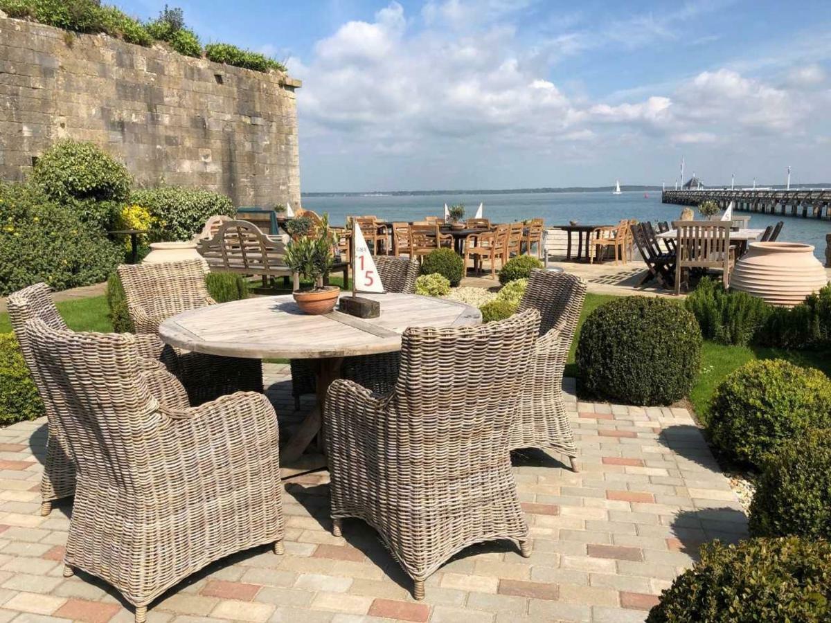 The George Hotel And Beach Club Yarmouth  Bagian luar foto
